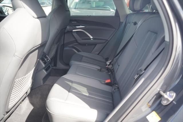 Thumbnail: 2025 Audi Q5 - 7