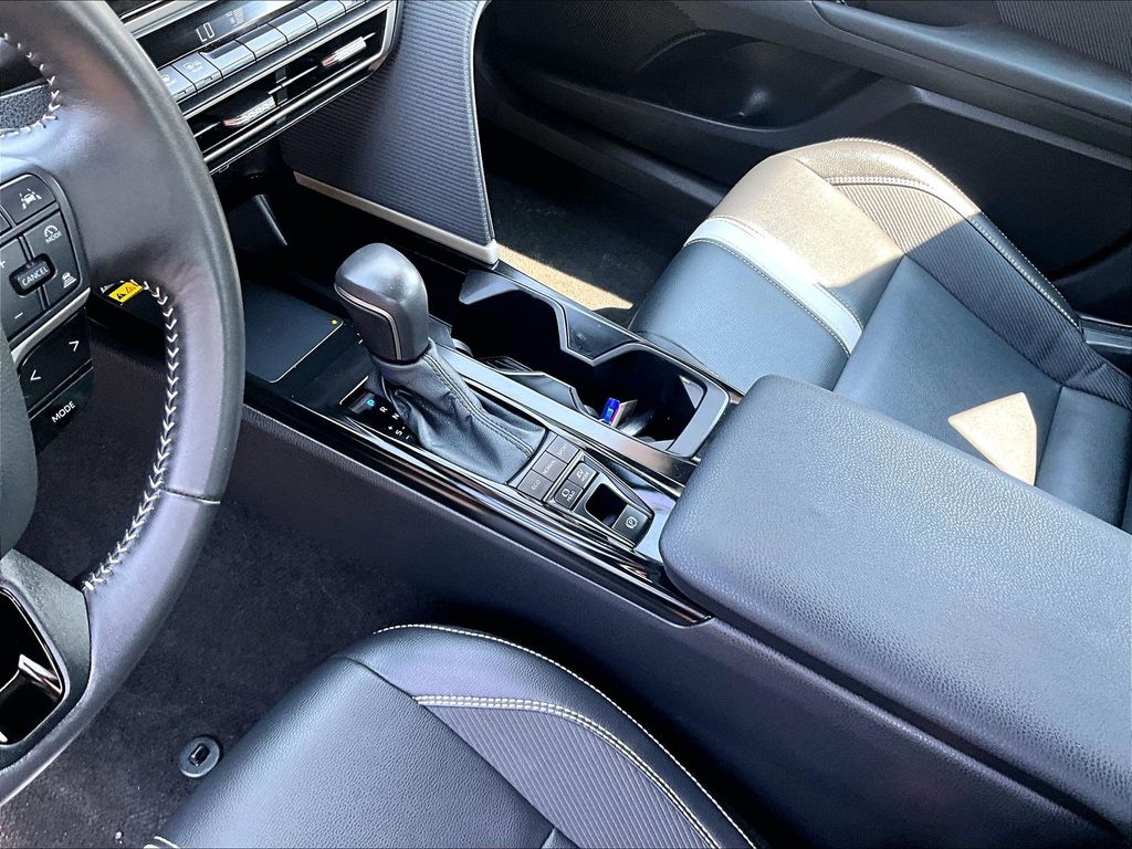 2025 Toyota Camry — photo 20