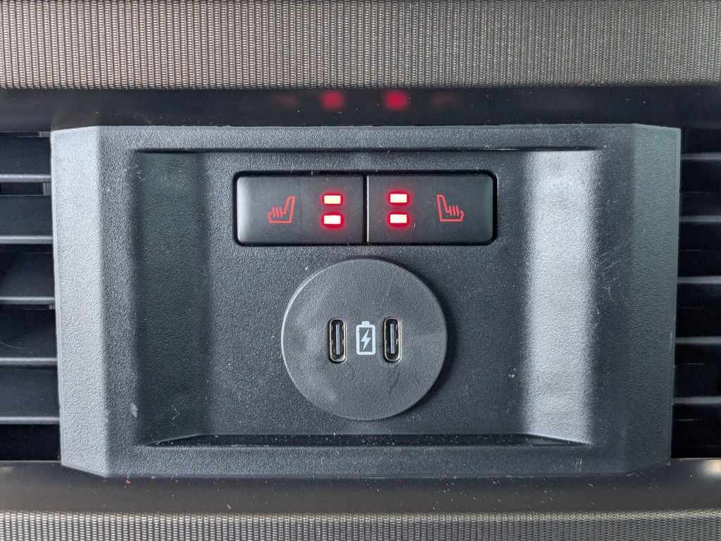 2025 Ford F-450 Super Duty Platinum