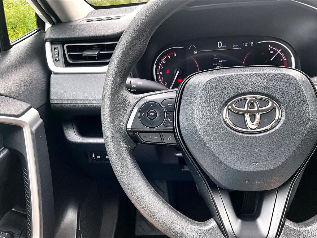 2024 Toyota RAV4 — photo 22