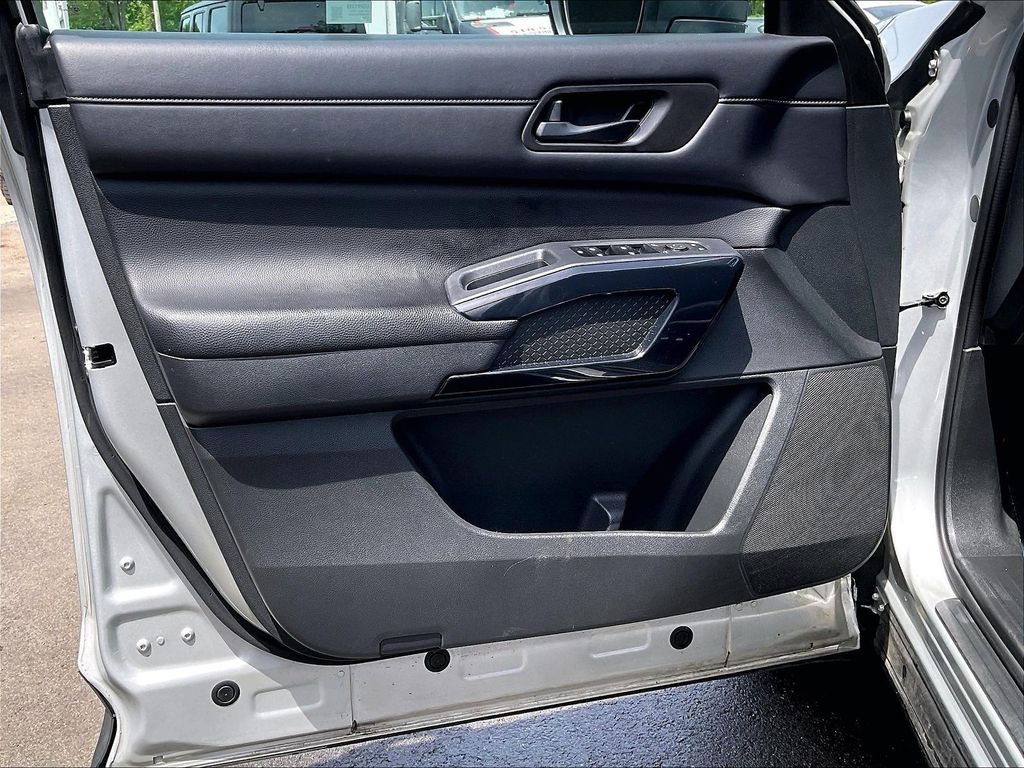 2024 Nissan Pathfinder — photo 9