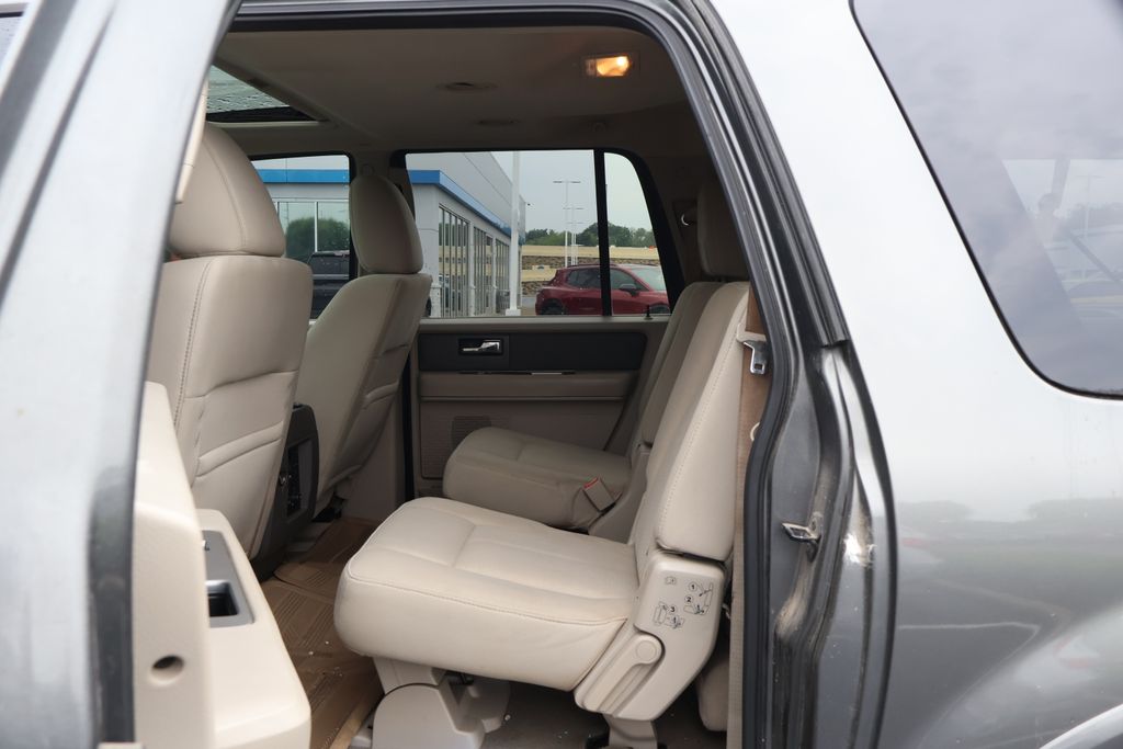 2012 Ford Expedition EL XLT 30