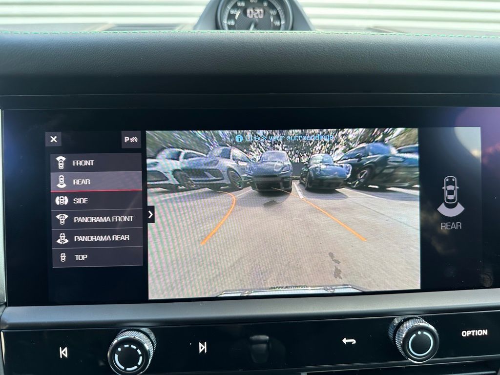 Thumbnail: 2026 Porsche Macan - 31