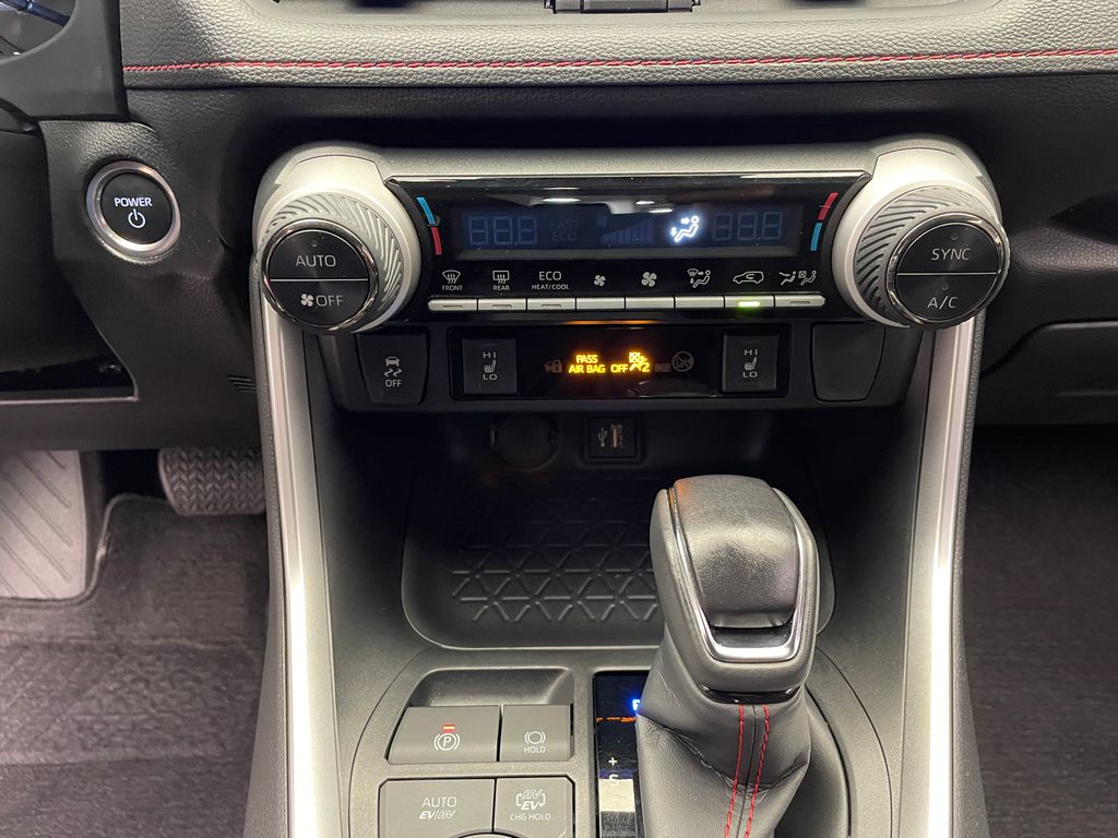2023 Toyota RAV4 Prime SE 27