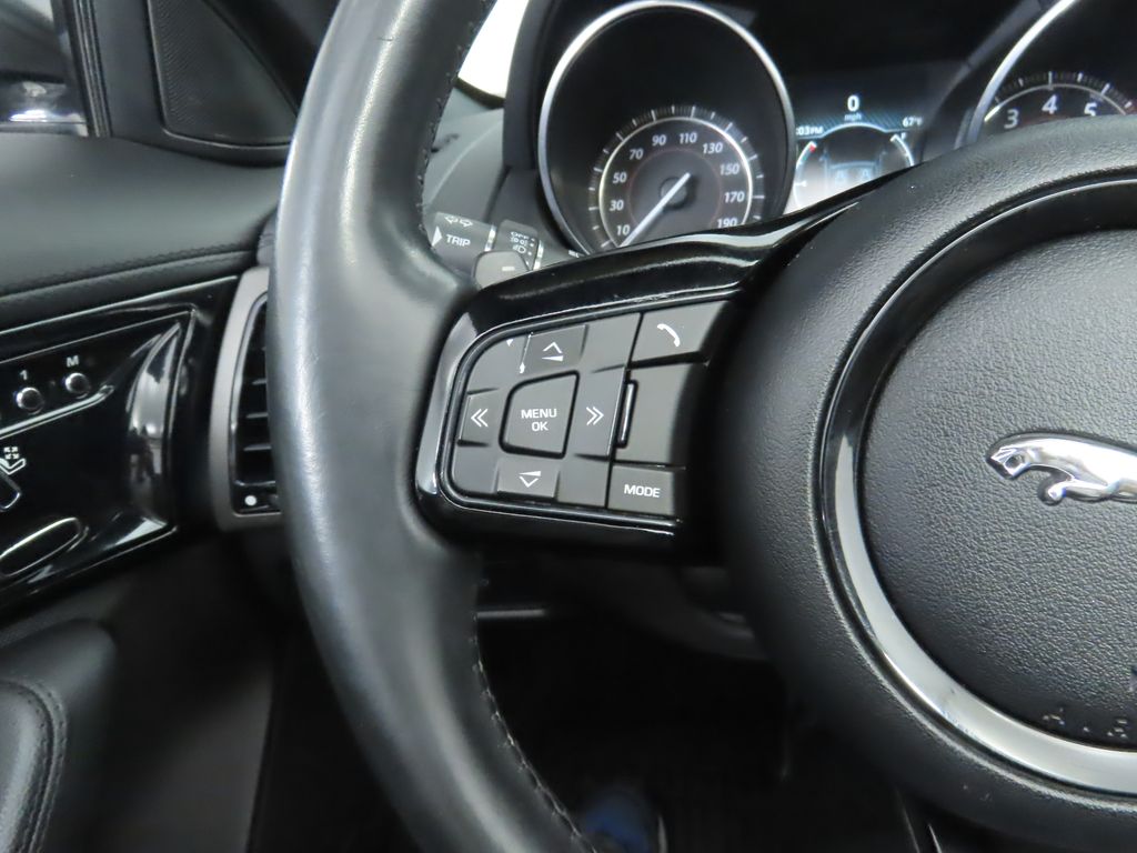 Thumbnail: 2016 Jaguar F-Type - 19