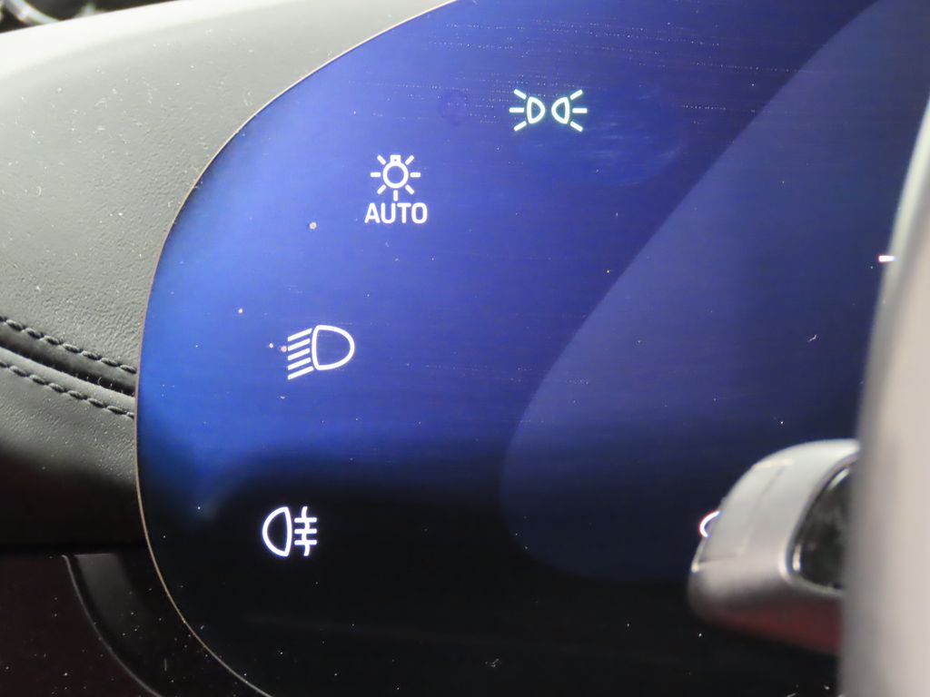 Thumbnail: 2022 Porsche Taycan - 22