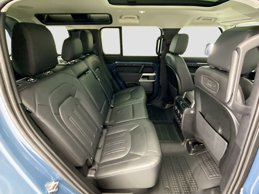 Thumbnail: 2022 Land Rover Defender - 21