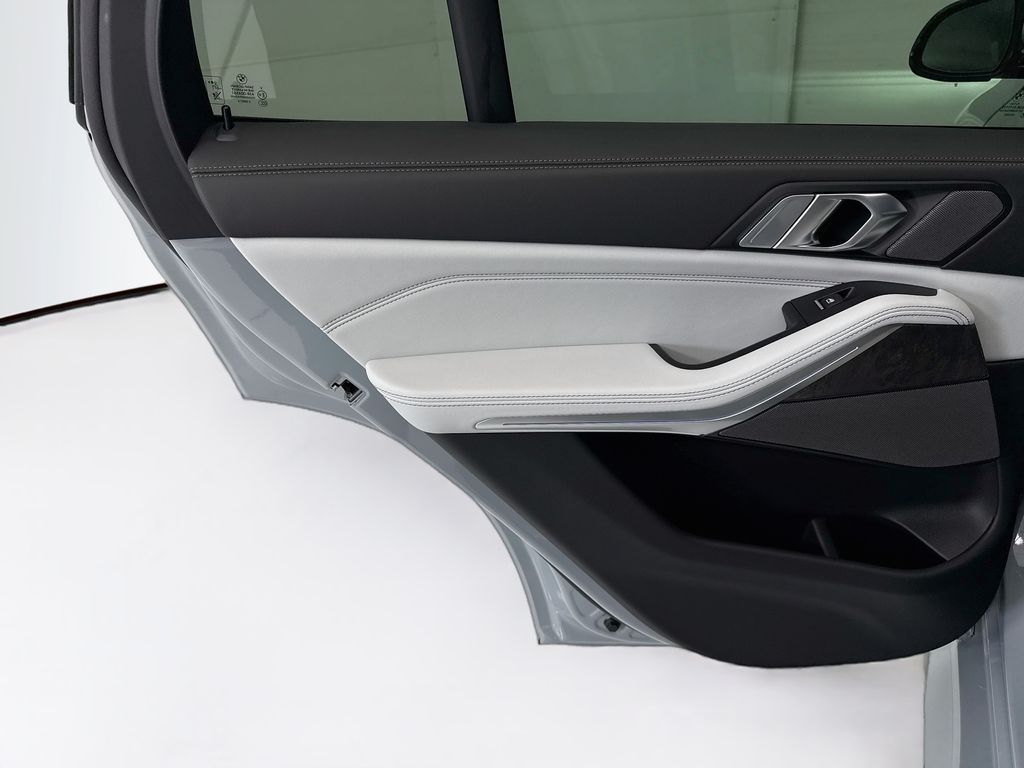 Thumbnail: 2026 BMW X5 - 25