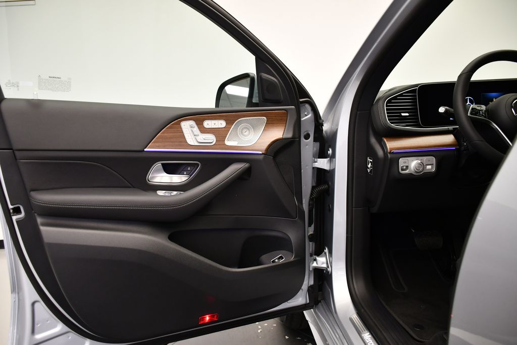 Thumbnail: 2026 Mercedes-Benz GLE - 32