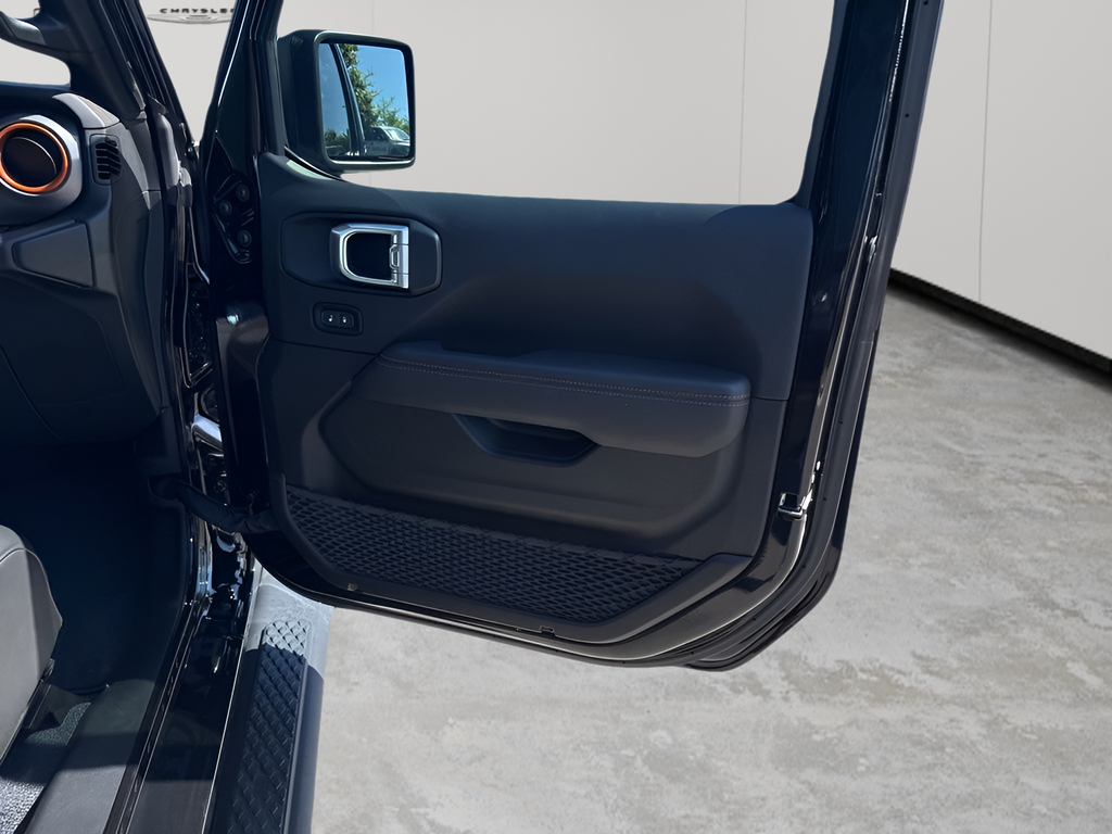 Used Car 2023 Jeep Gladiator  Mojave For Sale Under $40,000 In Austin, Texas