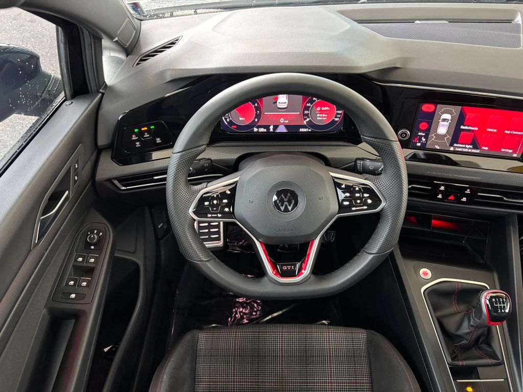 Thumbnail: 2022 Volkswagen Golf - 10