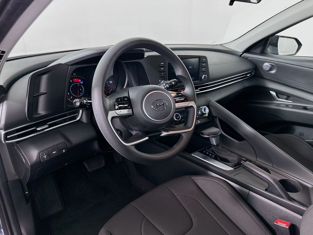 Thumbnail: 2023 Hyundai Elantra - 9