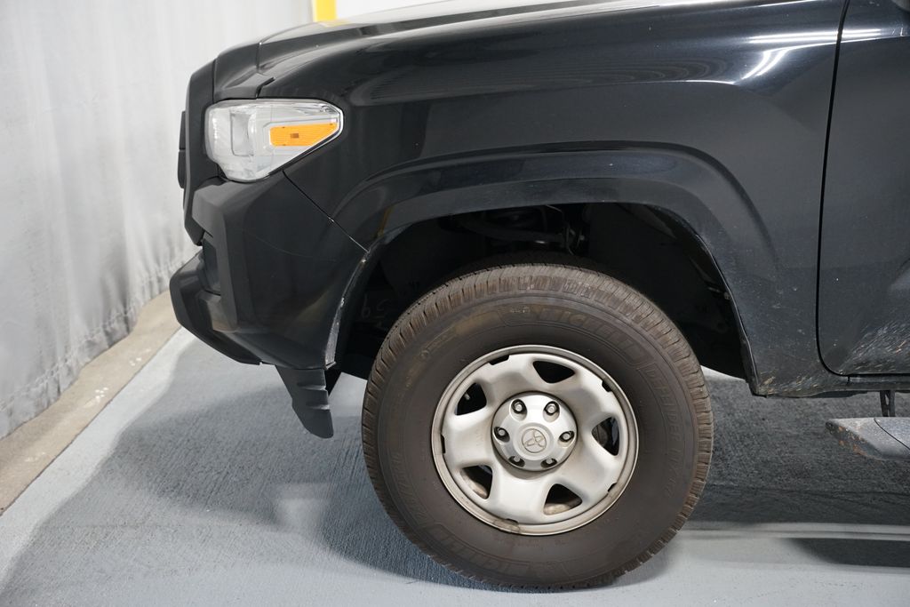 Thumbnail: 2021 Toyota Tacoma - 5