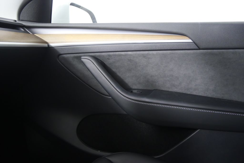 Thumbnail: 2023 Tesla Model Y - 24