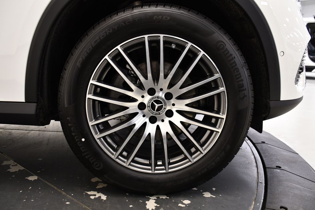 Thumbnail: 2025 Mercedes-Benz GLC - 16