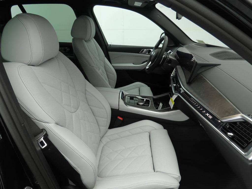 Thumbnail: 2026 BMW X5 - 21