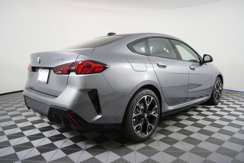 Thumbnail: 2026 BMW 2 Series - 3