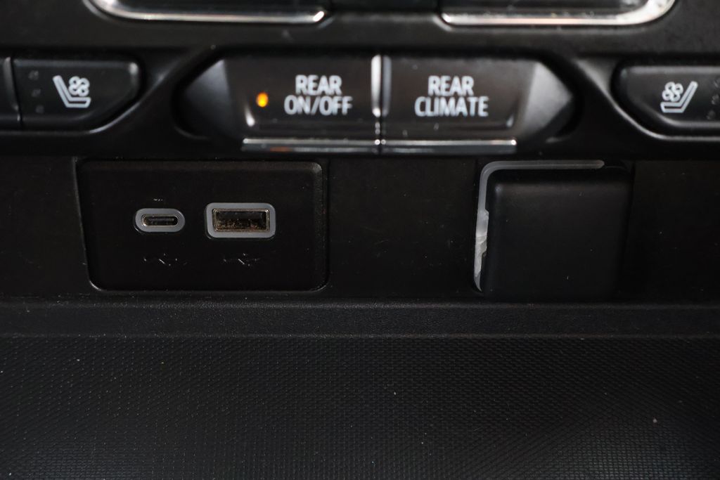 Thumbnail: 2024 GMC Yukon - 23