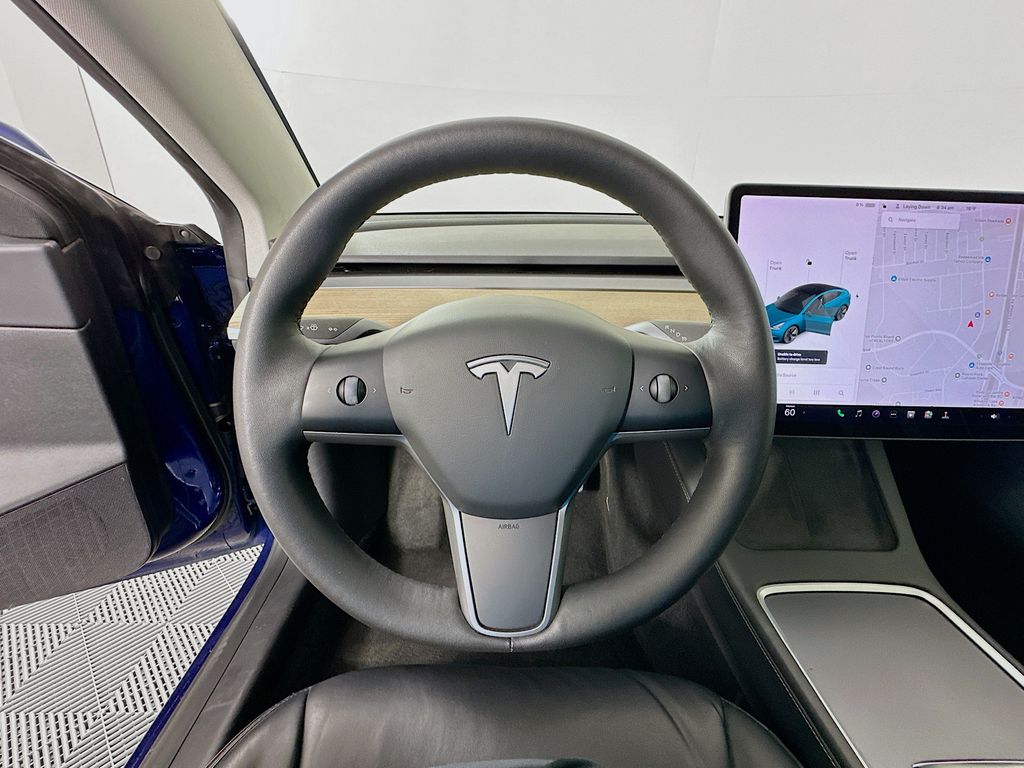 Thumbnail: 2021 Tesla Model 3 - 11