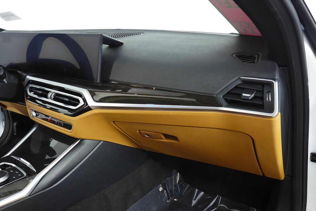 Thumbnail: 2023 BMW i4 - 14
