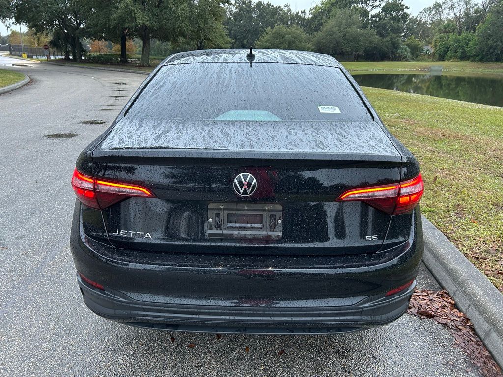 Thumbnail: 2024 Volkswagen Jetta - 4
