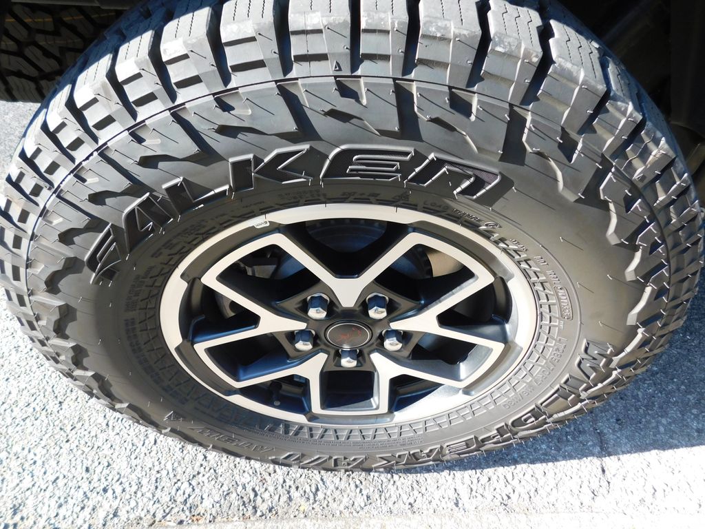 Thumbnail: 2025 Jeep Gladiator - 7