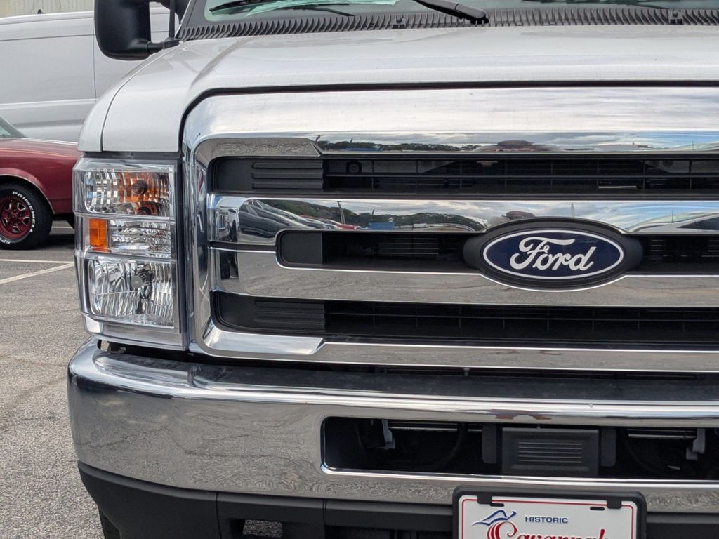 2026 Ford E-350 Cutaway 