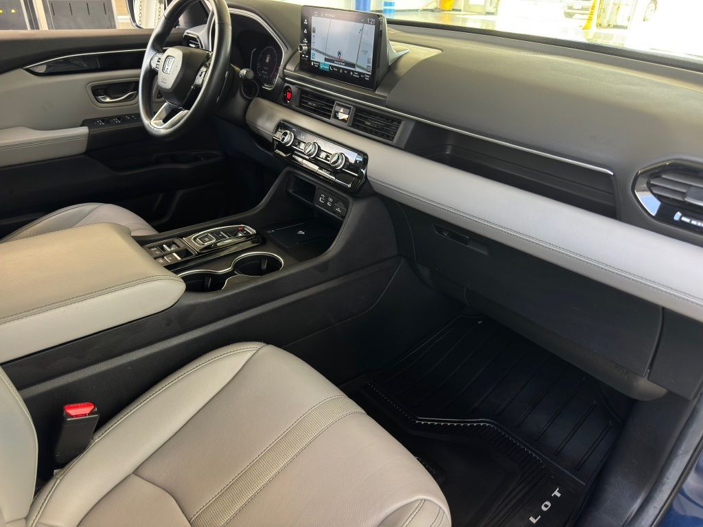 2024 Honda Pilot Touring  at Community Honda