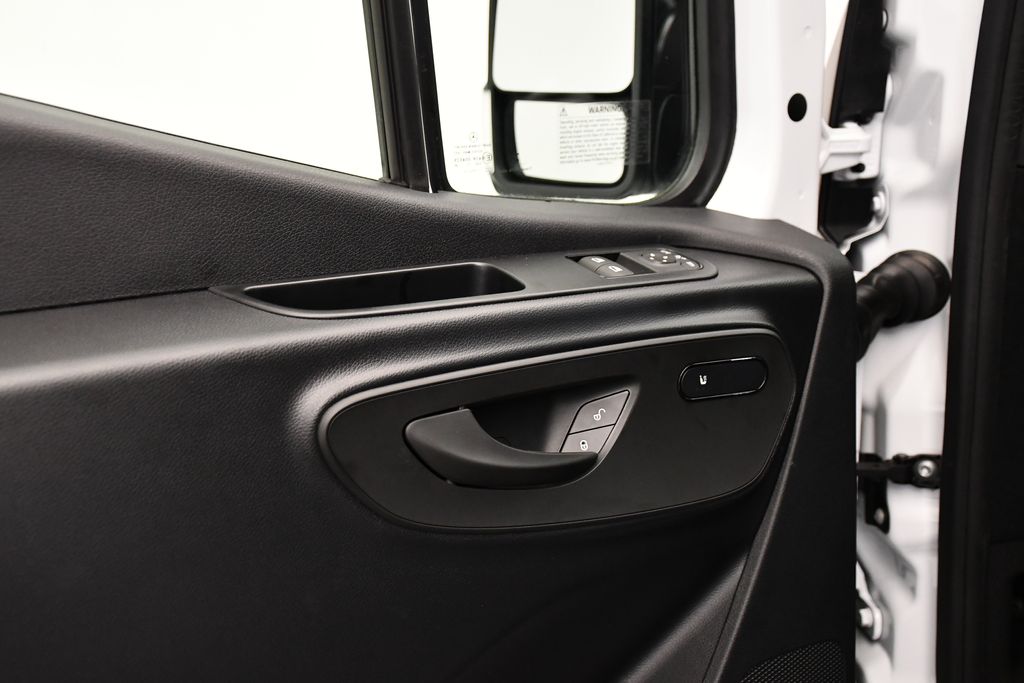 Thumbnail: 2025 Mercedes-Benz Sprinter - 22