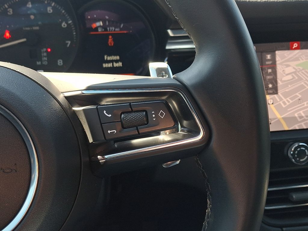 Thumbnail: 2024 Porsche Macan - 24