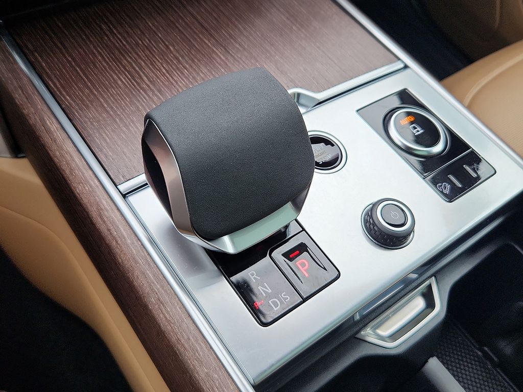 Thumbnail: 2023 Land Rover Range Rover - 15