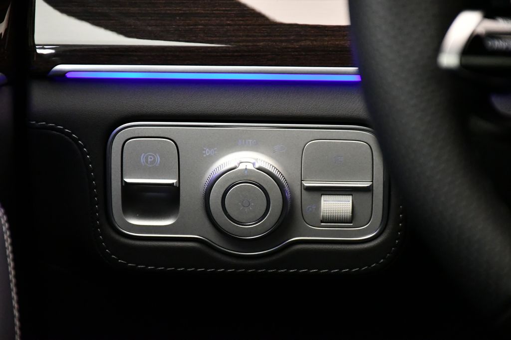 Thumbnail: 2026 Mercedes-Benz GLE - 22