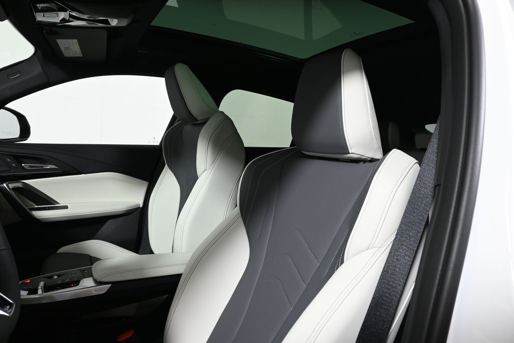 Thumbnail: 2026 BMW X2 - 16