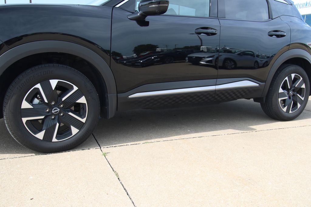 Used 2025 Nissan Kicks SUV