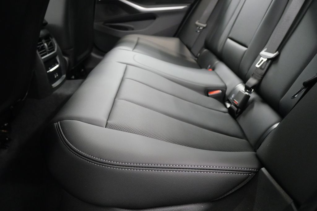 2025 BMW 3 Series 330i 14