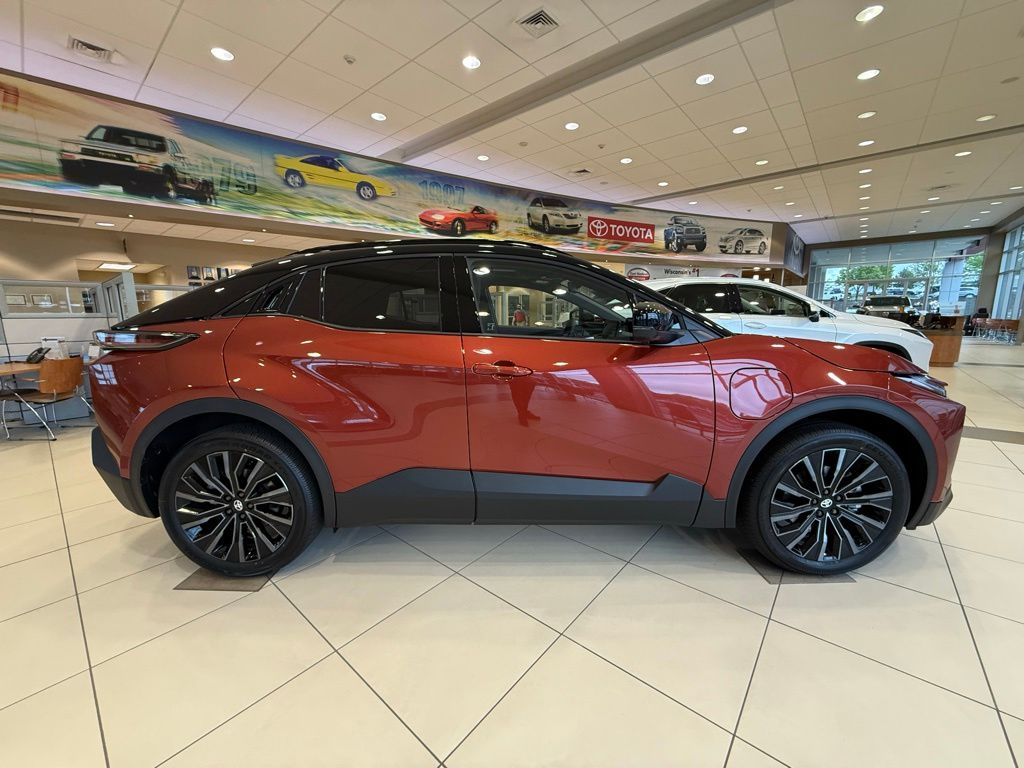 Thumbnail: 2026 Toyota C-HR - 6