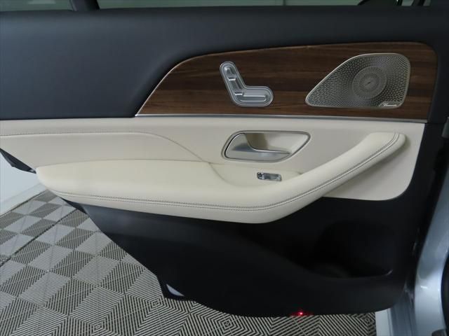 Thumbnail: 2026 Mercedes-Benz GLE - 28