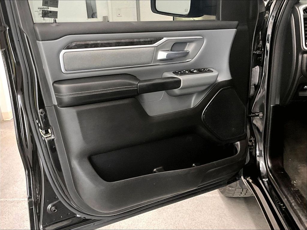 2023 Ram 1500 — photo 9
