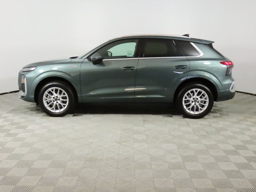 Thumbnail: 2026 Audi Q3 - 2