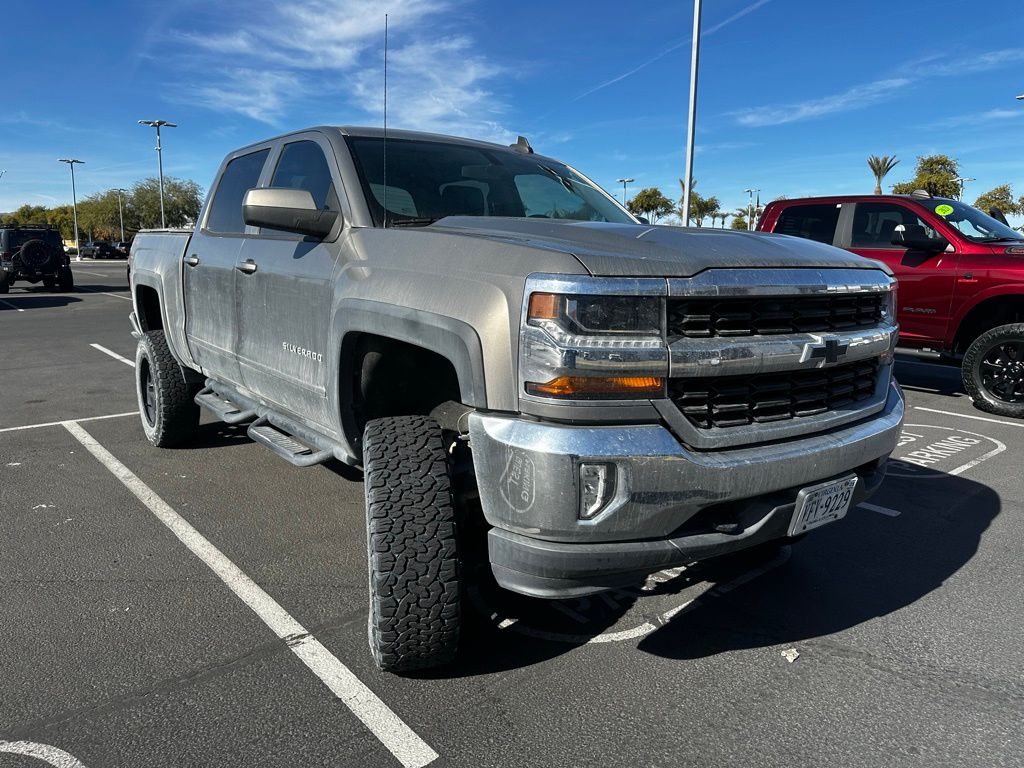 2017 Chevrolet Silverado 1500 LT 3