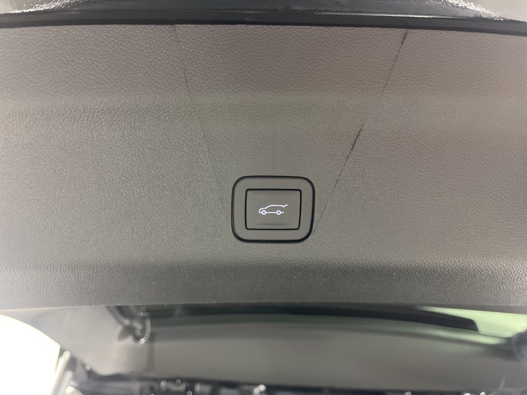 Thumbnail: 2026 Chevrolet Suburban - 19