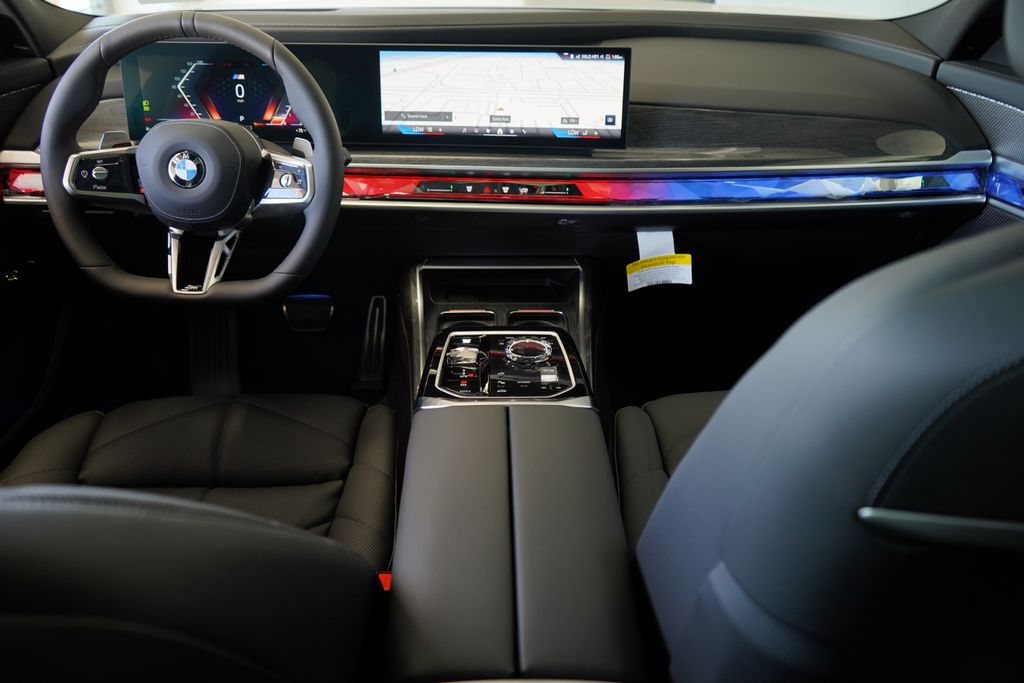Thumbnail: 2026 BMW 7 Series - 14