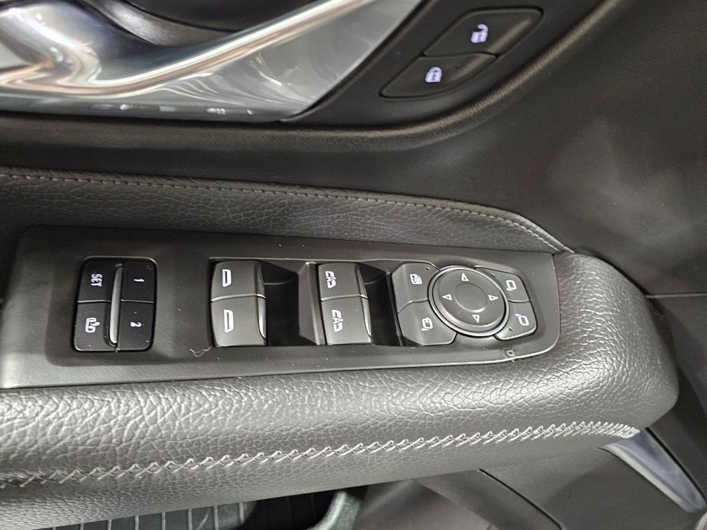 Used 2021  GMC Denali image 22