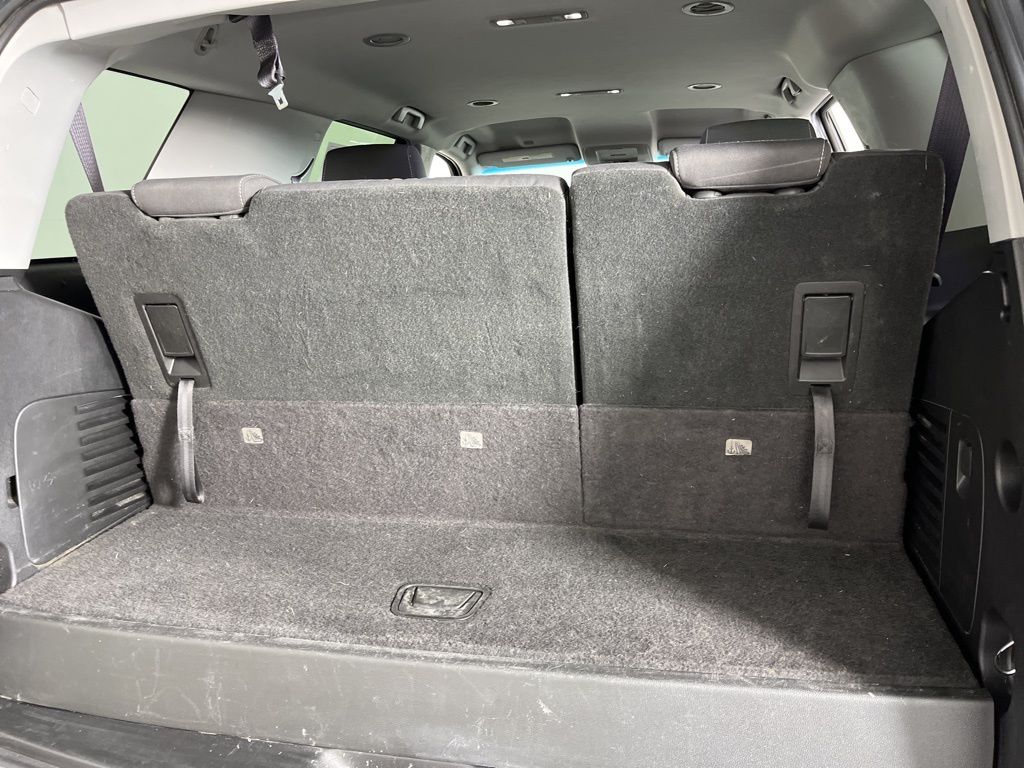 Thumbnail: 2017 Chevrolet Tahoe - 21