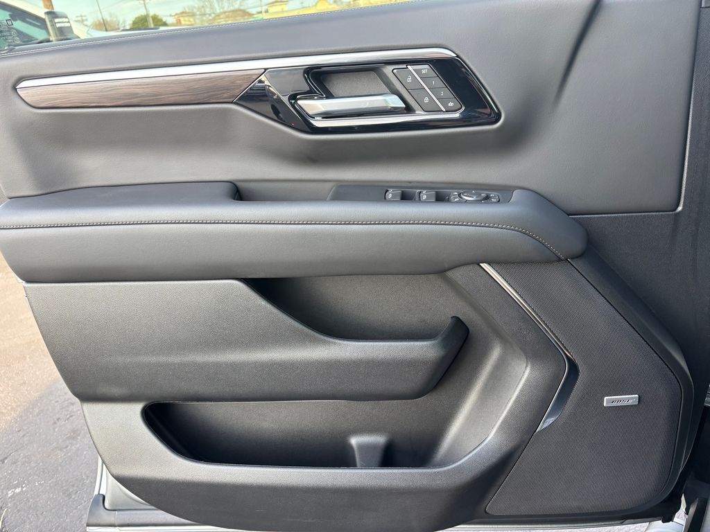 Used Car 2025 Chevrolet Suburban  Z71 For Sale Under $80,000 In Austin, Texas