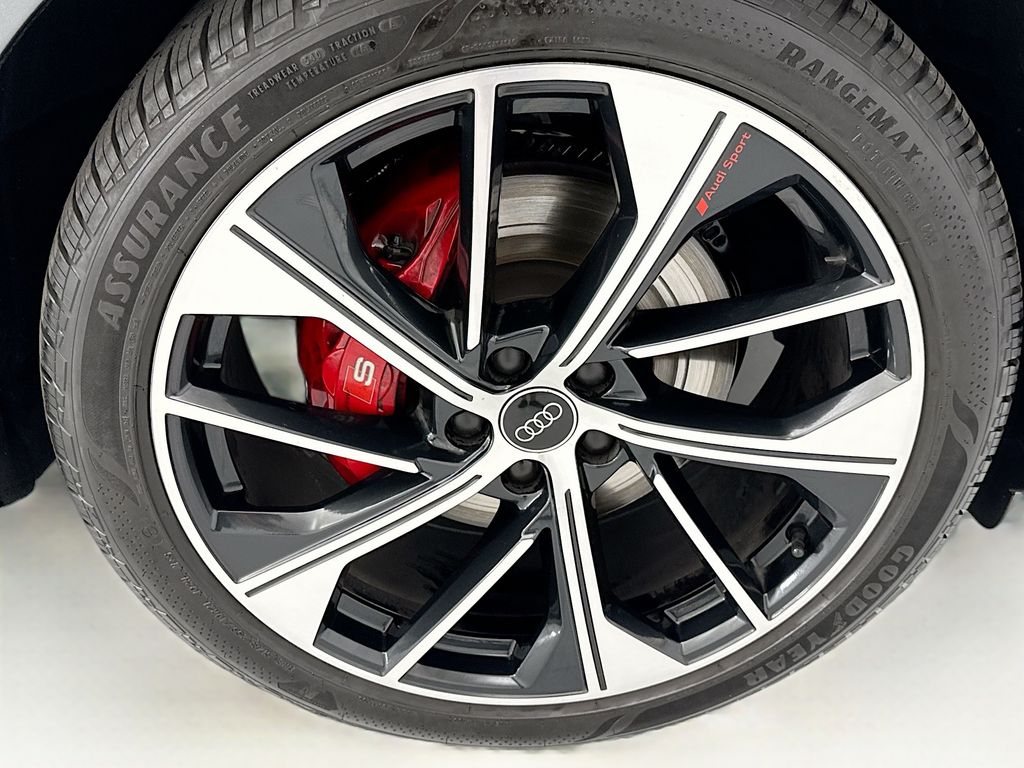 Thumbnail: 2023 Audi SQ5 - 31