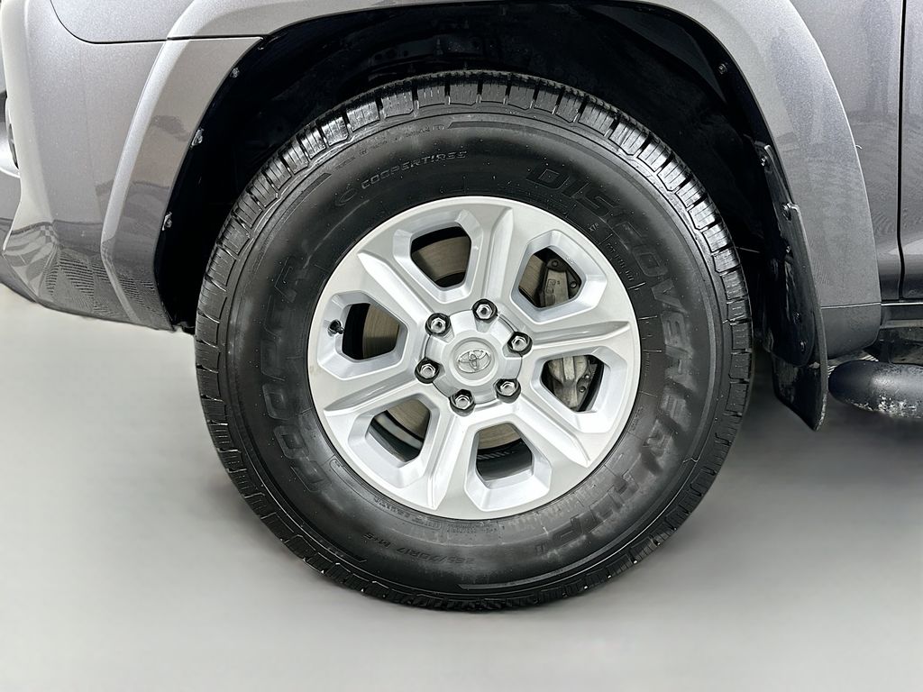 2022 Toyota 4Runner SR5 30