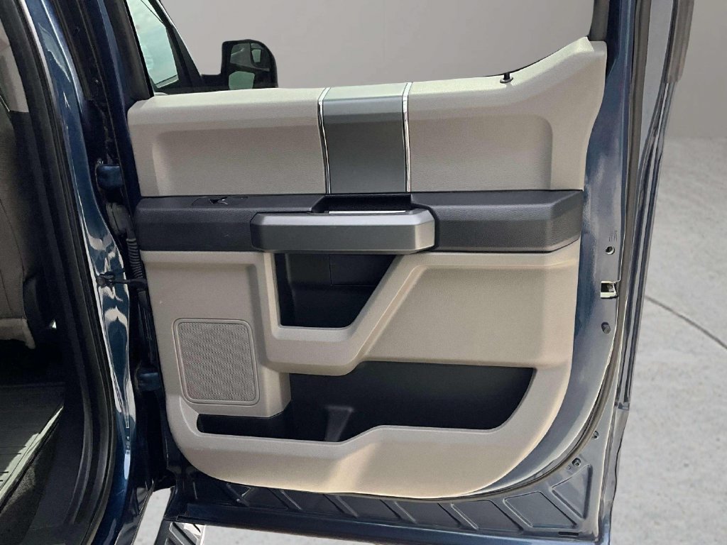 Used 2016 Blue Ford XLT image 22