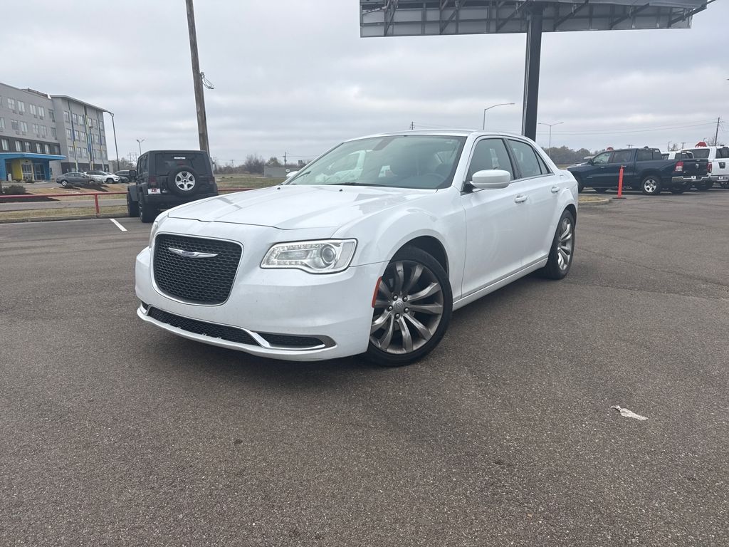 2019 Chrysler 300 Touring RWD