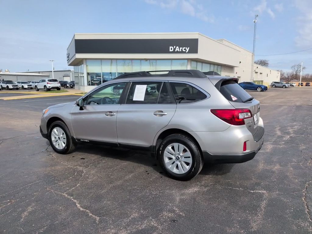 Used 2017 Gray Subaru 2.5i Premium image 12